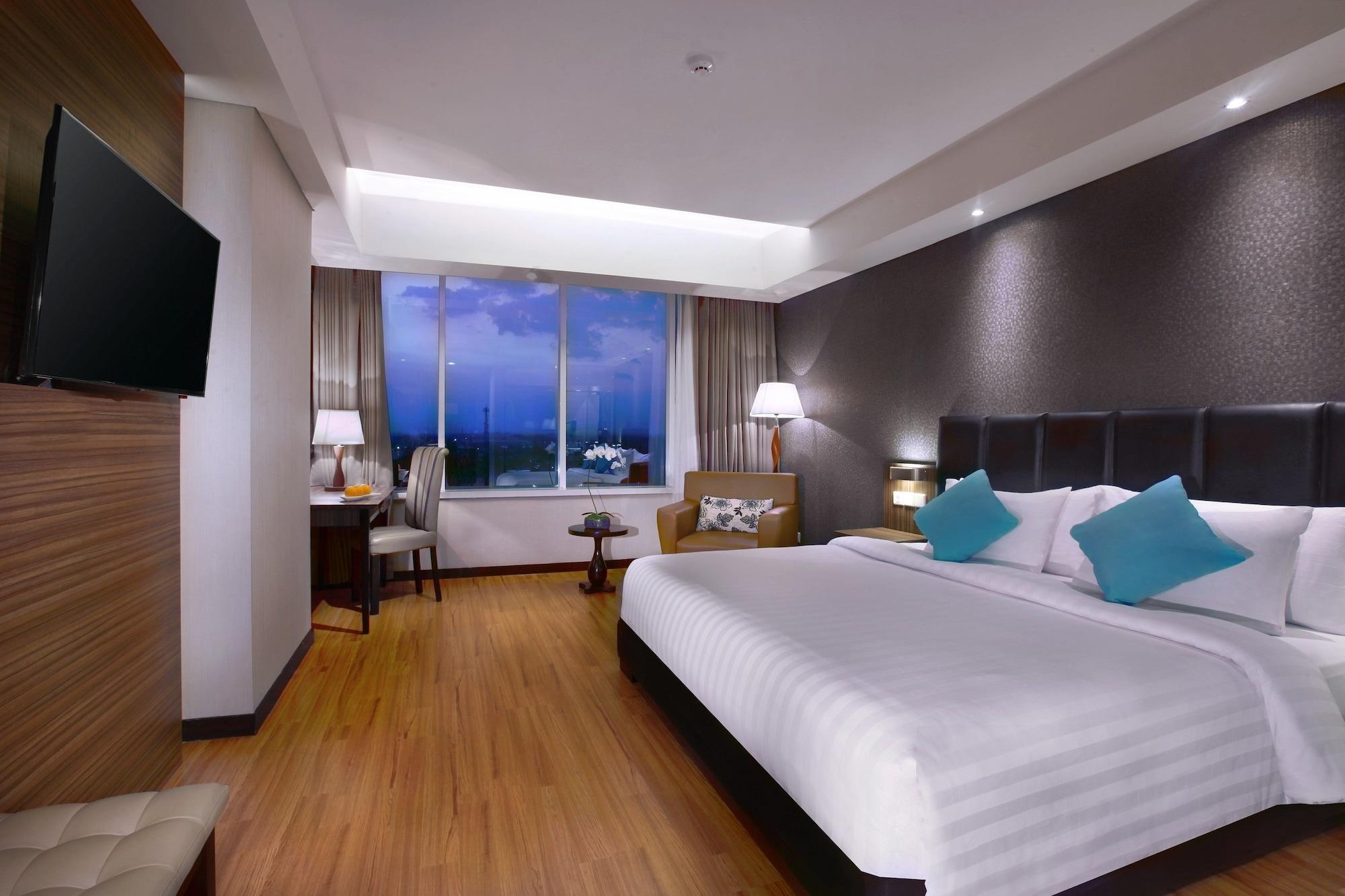 ดิ อาลานา โฮเทล แอนด์ คอนเวนชั่น เซ็นเตอร์ โซโล บาย แอสตัน Hotel Surakarta  ภายนอก รูปภาพ