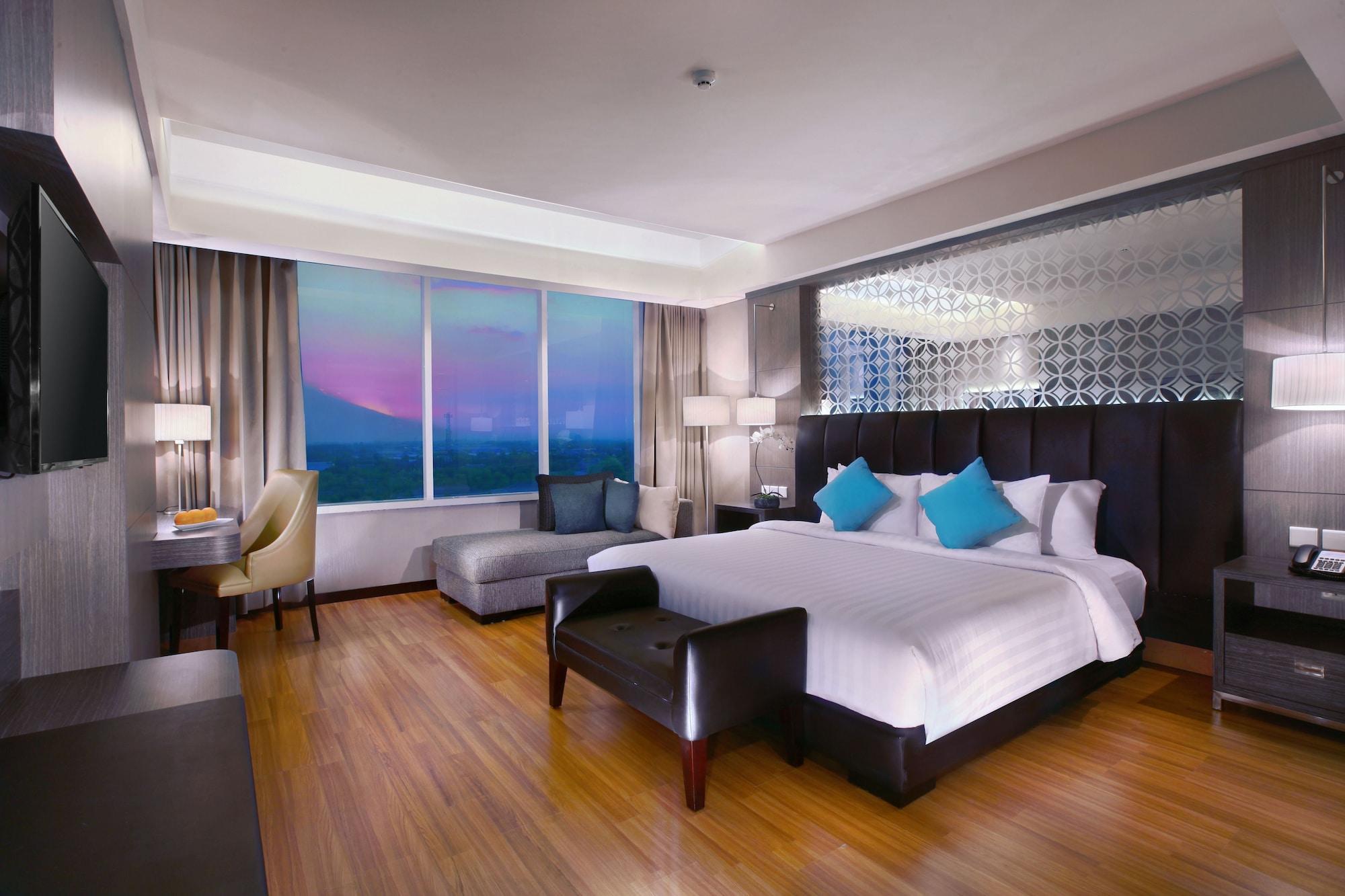 ดิ อาลานา โฮเทล แอนด์ คอนเวนชั่น เซ็นเตอร์ โซโล บาย แอสตัน Hotel Surakarta  ภายนอก รูปภาพ
