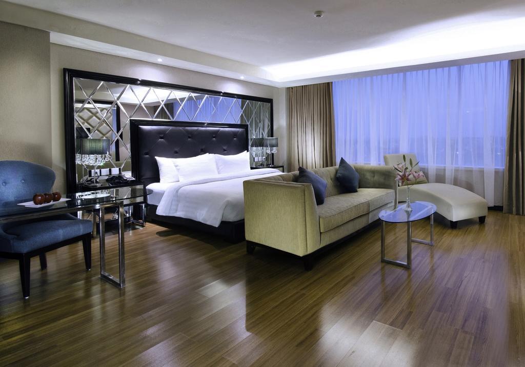 ดิ อาลานา โฮเทล แอนด์ คอนเวนชั่น เซ็นเตอร์ โซโล บาย แอสตัน Hotel Surakarta  ภายนอก รูปภาพ