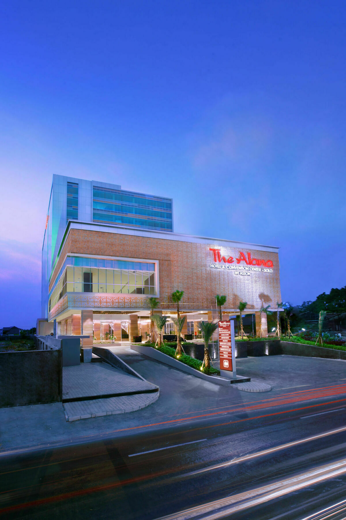 ดิ อาลานา โฮเทล แอนด์ คอนเวนชั่น เซ็นเตอร์ โซโล บาย แอสตัน Hotel Surakarta  ภายนอก รูปภาพ